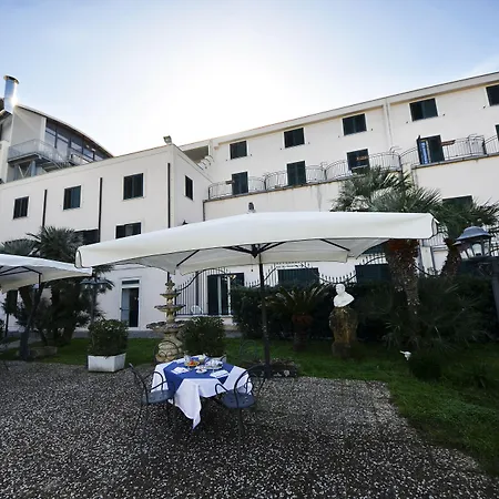 达玛托别墅酒店 3*